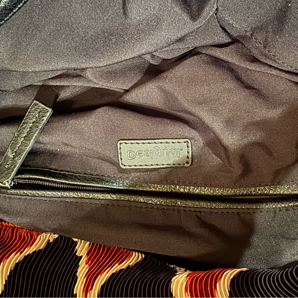 Desigual pleated bag black cream red nwot original owner - Picture 8 of 9